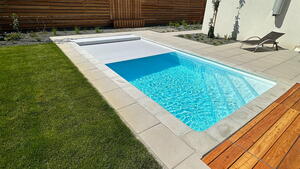 Zakrytí bazénu pomocí podvodních lamel