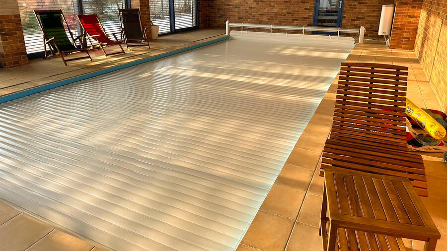 Vnitřní vyhřívaný bazén Desjoyaux u Kutné Hory