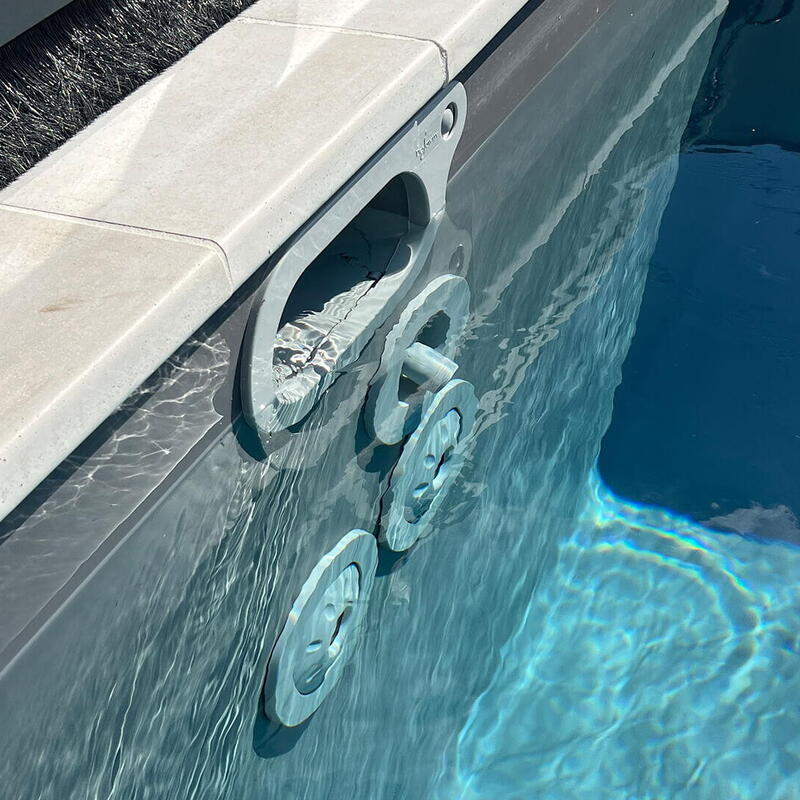 Protiproud a slaná voda v bazénu Desjoyaux