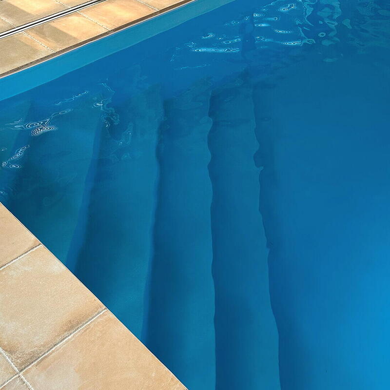 Rohové schody s protiskluzovým povrchem