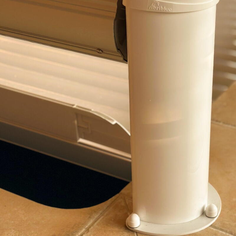 Roletu je možné ovládat pomocí klíčku nebo mobilní aplikace