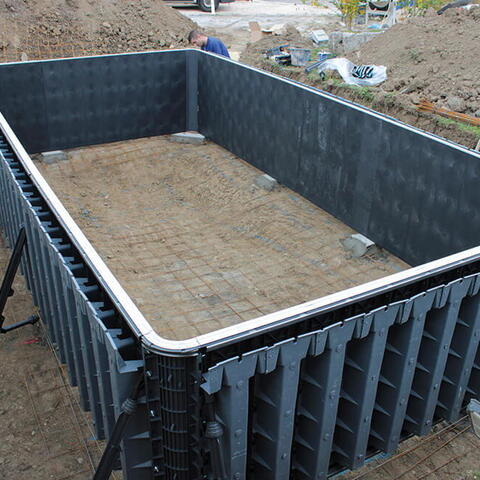 Stavba bazénu ze ztraceného bednění Desjoyaux