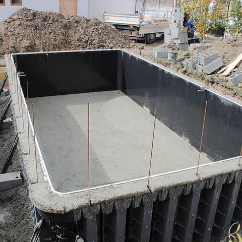 Stavba bazénu ze ztraceného bednění Desjoyaux